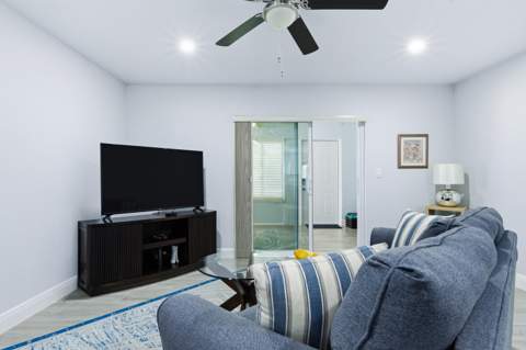 586 Laconia Circle, Lake Worth FL - photo 10 of 32