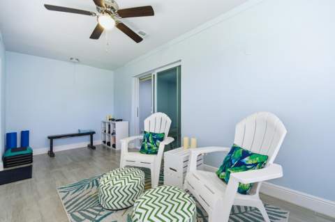 586 Laconia Circle, Lake Worth FL - photo 8 of 32