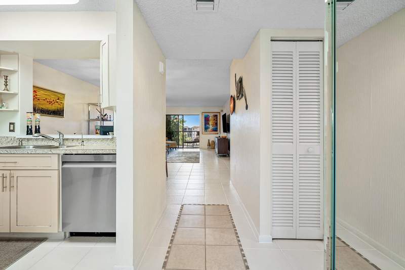 2 bedroom Condominium at 6065 Pointe Regal Circle, Huntington Pointe, Delray Beach — photo 4