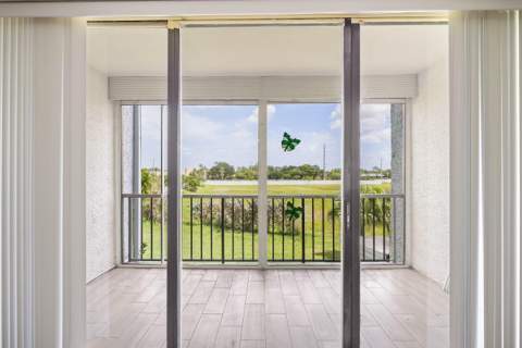 4254 Deste Court #208, Lake Worth FL - photo 8 of 19