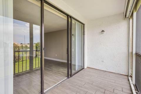 4254 Deste Court #208, Lake Worth FL - photo 10 of 19