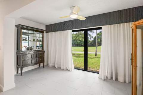5338 S Fountains Dr Drive, Lake Worth FL - photo 11 of 40