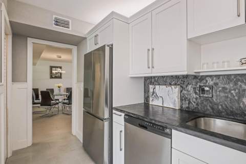 5338 S Fountains Dr Drive, Lake Worth FL - photo 15 of 40
