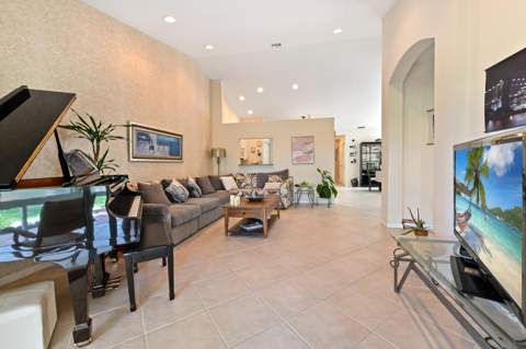 6077 Lake Hibiscus Drive, Delray Beach FL - photo 17 of 60