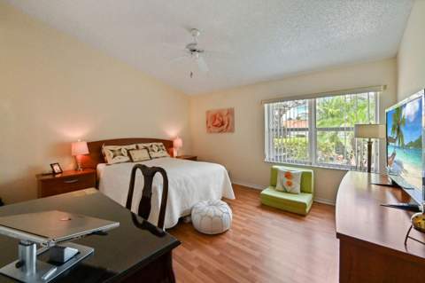 6077 Lake Hibiscus Drive, Delray Beach FL - photo 22 of 60