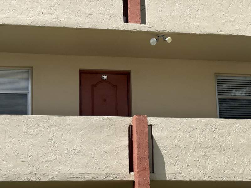 2 bedroom Condominium at 8051 Sunrise Lakes Drive #210, Sunrise Lakes 31 Condo, Sunrise — photo 2