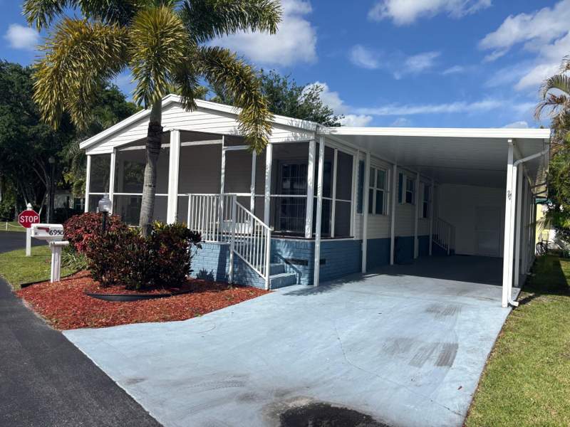 2 bedroom Manufactured Home at 6950 NW 44th Avenue, Deerfield Lake, Coconut Creek — photo 3