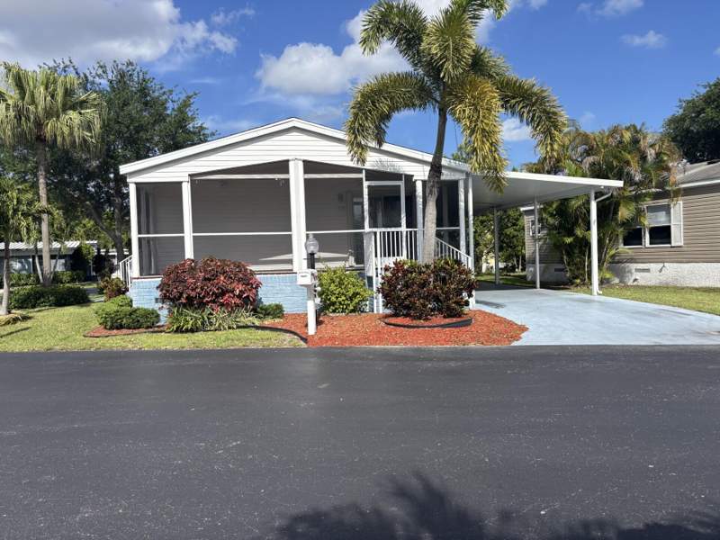 2 bedroom Manufactured Home at 6950 NW 44th Avenue, Deerfield Lake, Coconut Creek — photo 4