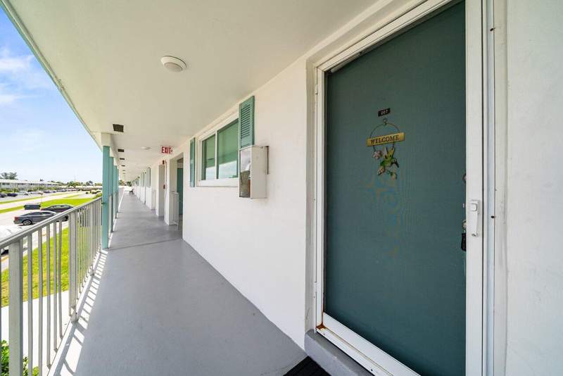 2 bedroom Condominium at 1117 Lake Terrace #207, Leisureville Lake Condo, Boynton Beach — photo 4