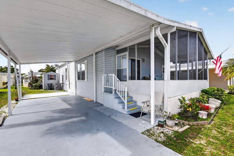 2 bedroom Manufactured Home at 4290 Meadow View Drive, Northern Pines Mobile Home Park 2, Boynton Beach — photo 2