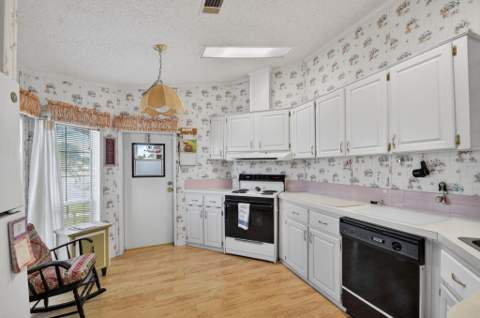 4290 Meadow View Drive, Boynton Beach FL - photo 10 of 48
