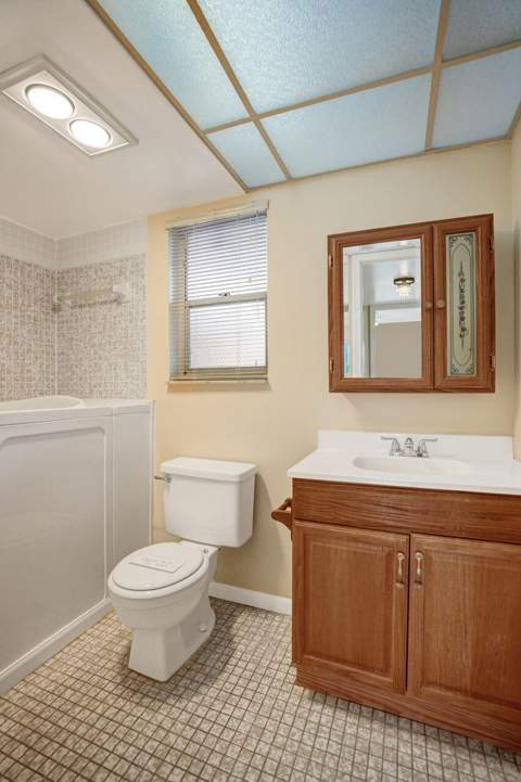 9460 Sunrise Lakes Boulevard #106, Sunrise FL - photo 20 of 34