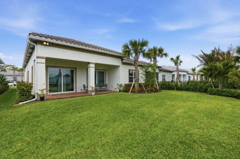 10550 Northbrook Circle, Palm Beach Gardens FL - photo 7 of 75
