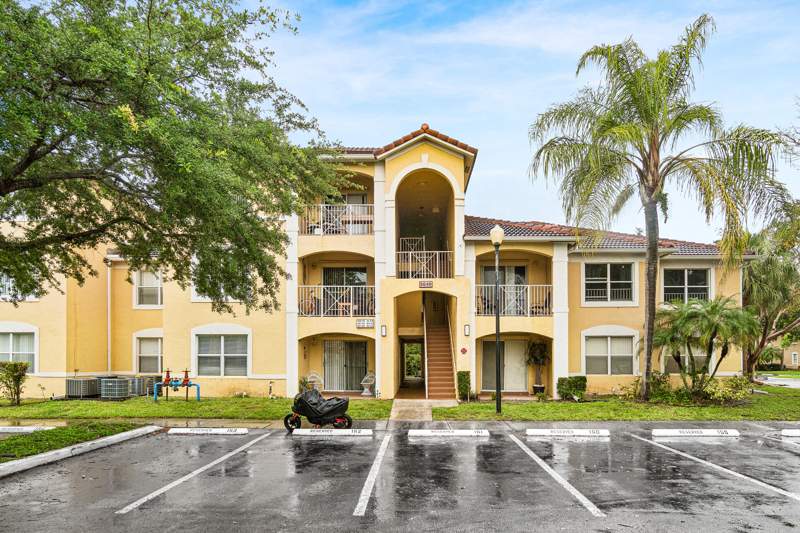 2 bedroom Condominium at 5640 NW 61st Street #1411, Club Caribe Condo, Coconut Creek — photo 2