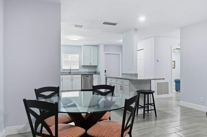 2 bedroom Condominium at 586 Laconia Circle, Covered Bridge Condo, Lake Worth — photo 5