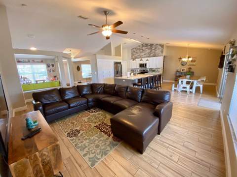 501 SW Fifer Avenue, Port St. Lucie FL - photo 6 of 53