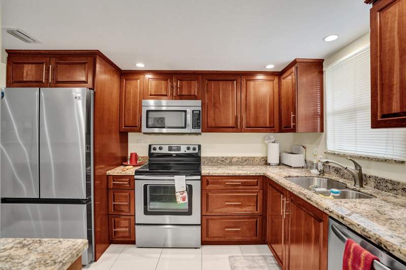2 bedroom Condominium at 6200 NW 44th Unit # 204 Street #204, Greens Of Inverrary Phase I, Lauderhill — photo 3