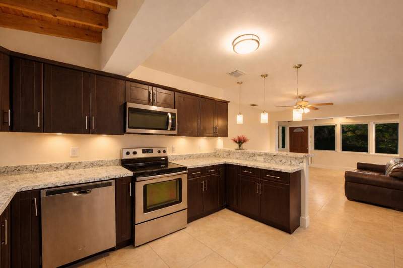 2 bedroom Single Family Residence at 1435 SW 5th Court, Riverside Park, Fort Lauderdale — photo 5