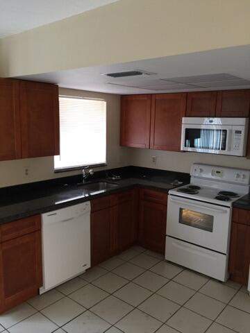 2 bedroom Condominium at 5323 NW 27th Street #B4, Royal Oaks Townhouse 11 Condo, Lauderhill — photo 2