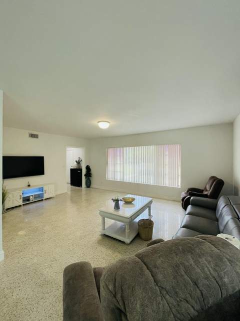 8895 N Bates Road, Palm Beach Gardens FL - photo 8 of 91