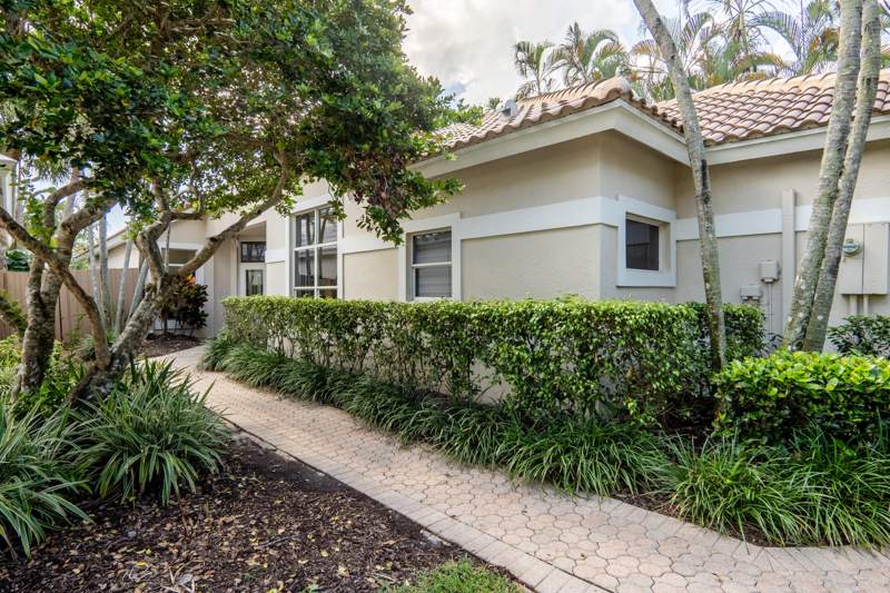 3 bedroom Single Family Residence at 6670 NW 27th Avenue, Banyans Of Arvida Country Club, Boca Raton — photo 3
