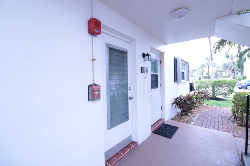 2 bedroom Stock Cooperative at 465 Paradise Isle Boulevard #110, Isle Of Paradise Co-Op E, Hallandale Beach — photo 3