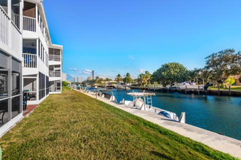 465 Paradise Isle Boulevard #110, Hallandale Beach FL - photo 21 of 26