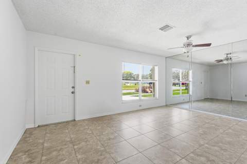 445 NE Armory Circle, Port St. Lucie FL - photo 6 of 36