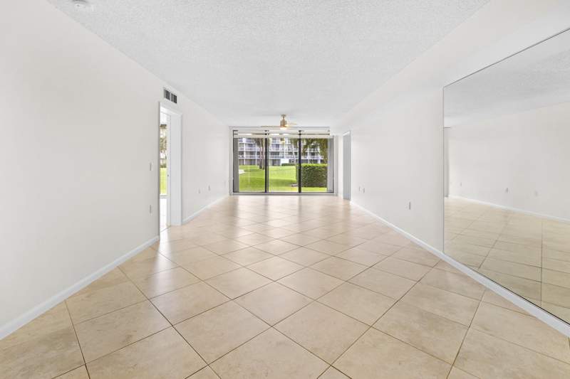 2 bedroom Condominium at 2561 Village Boulevard #103, Whitehall Village, West Palm Beach — photo 4