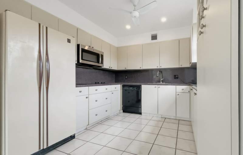 2 bedroom Condominium at 101 SW 132nd Way #418J, New Hampton II, Hollywood — photo 4