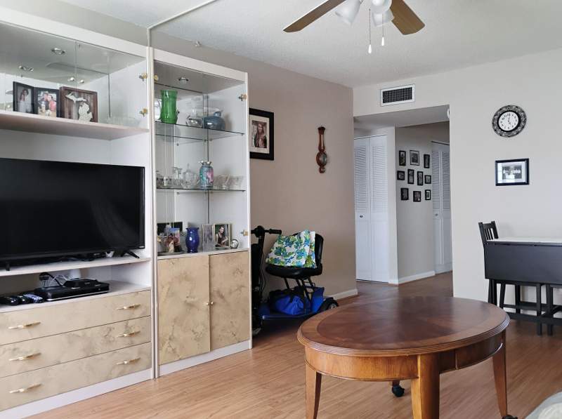 1 bedroom Condominium at 2562 N Garden Drive #206, Lake Clarke Gardens Condo 10, Lake Worth — photo 5