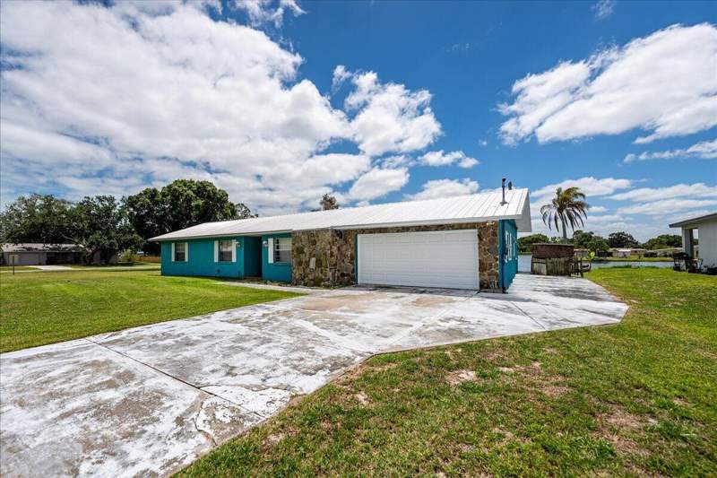 3 bedroom Single Family Residence at 6901 Salerno Road, Lakewood Park Unit 10, Fort Pierce — photo 4