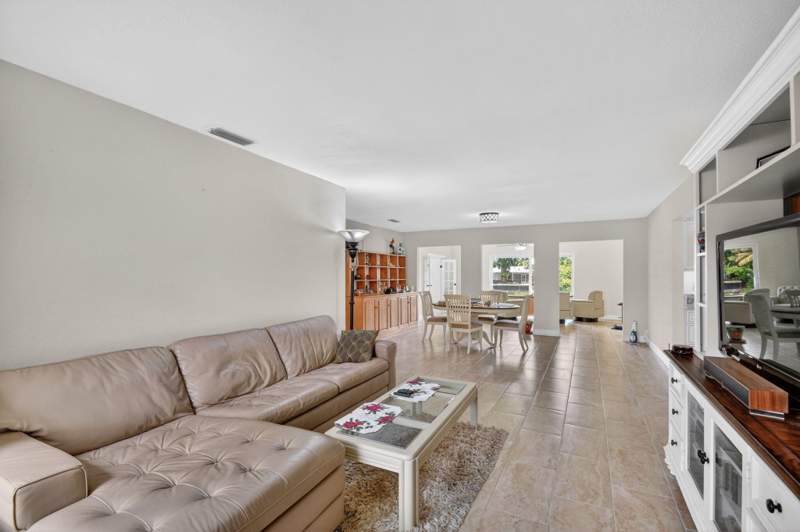4 bedroom Single Family Residence at 1262 Essex Drive, South Shore 1 Of Wellington, Wellington — photo 5