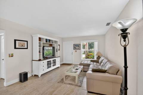 1262 Essex Drive, Wellington FL - photo 8 of 76