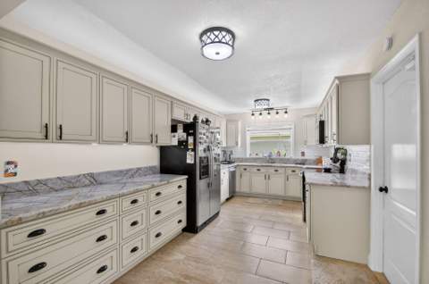 1262 Essex Drive, Wellington FL - photo 15 of 76