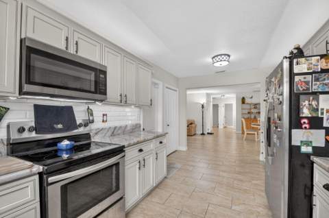 1262 Essex Drive, Wellington FL - photo 18 of 76