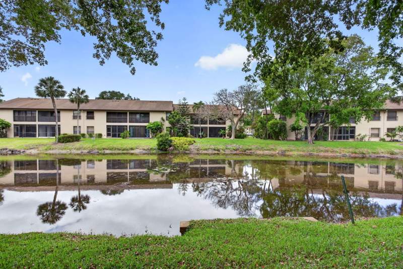 2 bedroom Condominium at 4500 Carambola Circle #27305, Baywood Village Iii-B Condo, Coconut Creek — photo 3