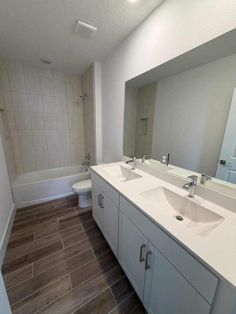 4 bedroom Single Family Residence at 6781 SE Park Trace Drive, The Preserve At Park Trace Pud, Stuart — photo 2