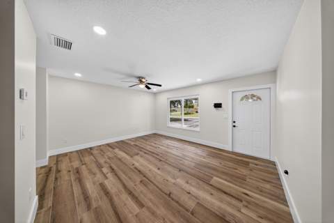 1451 SE Grapeland Avenue, Port St. Lucie FL - photo 8 of 38