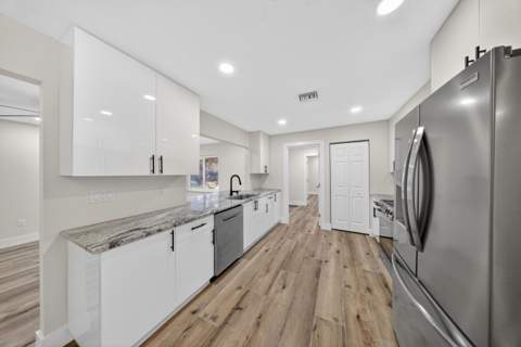 1451 SE Grapeland Avenue, Port St. Lucie FL - photo 17 of 38