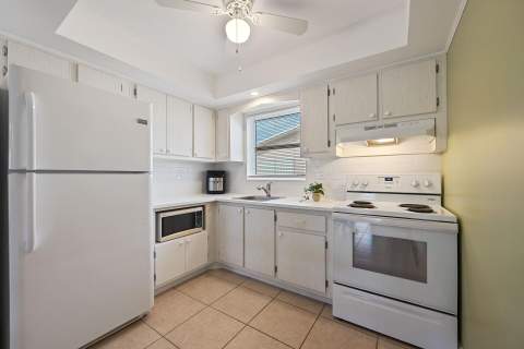 2691 Dudley Dr Drive #D, West Palm Beach FL - photo 8 of 21