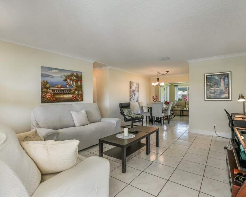 2 bedroom Single Family Residence at 4712 Mainland Drive, Mainlands Of Tamarac Lakes, Tamarac — photo 2