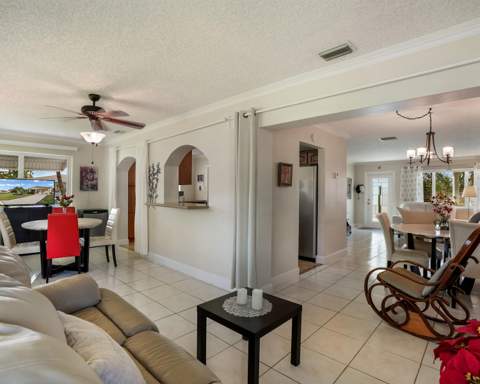4712 Mainland Drive, Tamarac FL - photo 6 of 39