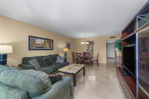 6515 Kensington Lane #201, Delray Beach FL - photo 12 of 38