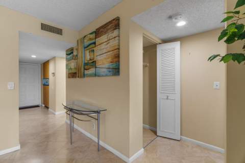 6515 Kensington Lane #201, Delray Beach FL - photo 15 of 38