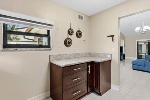 1875 Abbey Road, West Palm Beach FL - photo 8 of 28