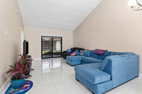 1875 Abbey Road, West Palm Beach FL - photo 10 of 28