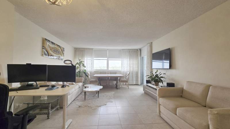 1 bedroom Condominium at 1400 S Ocean Drive #505, Trafalgar Towers Condominium, Hollywood — photo 4