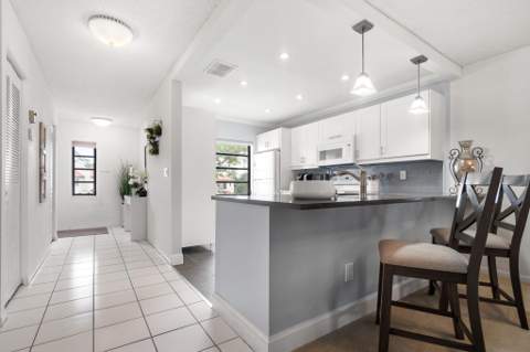 21218 Lago Circle #F, Boca Raton FL - photo 10 of 40