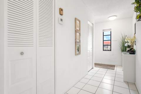 21218 Lago Circle #F, Boca Raton FL - photo 9 of 40